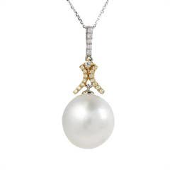Cultured South Sea Pearl and Diamond Pendant in 18K 2 TO