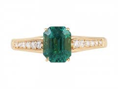Chromia Classics Emerald and Diamond Ring in 18K
